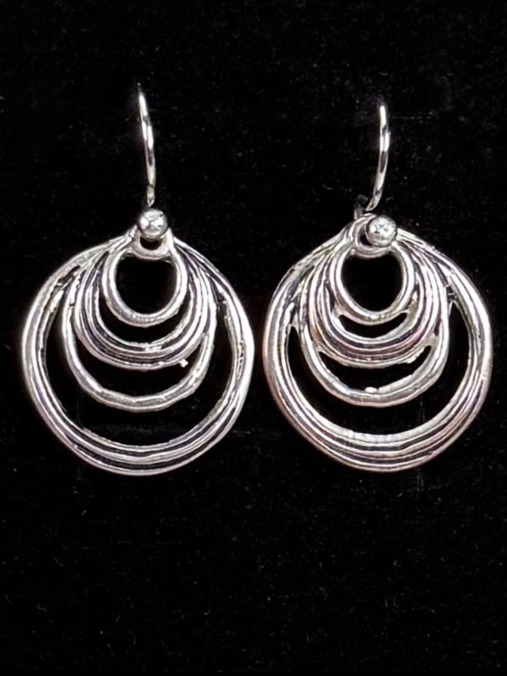 Beautiful vintage Silvertone costume pierced dangle earrings
